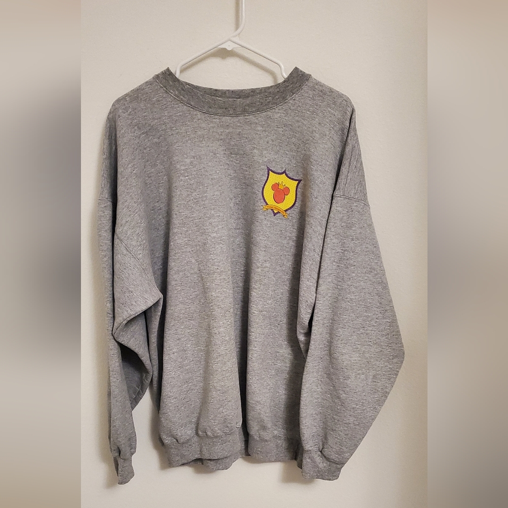 Vintage 90s Y2K Disney Store Gray Crewneck Sweater Royal Treatment Size L/XL